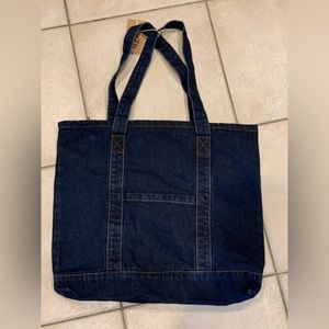 Dark Wash denim tote w/exterior pocket